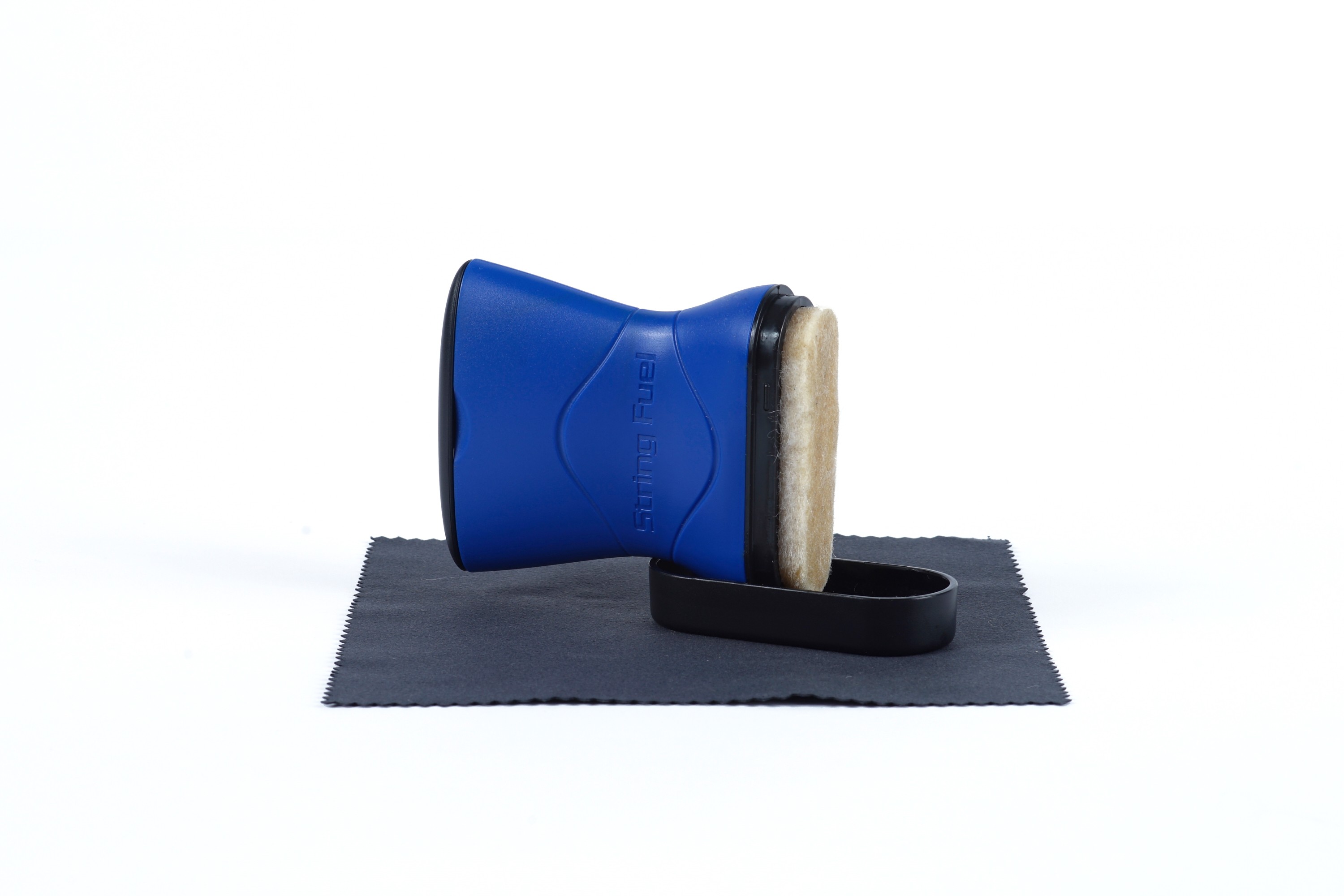 MusicNomad Limpiador De Cuerdas  Con Lubricante Sin Silicona Y Paño De Microfibr MN109