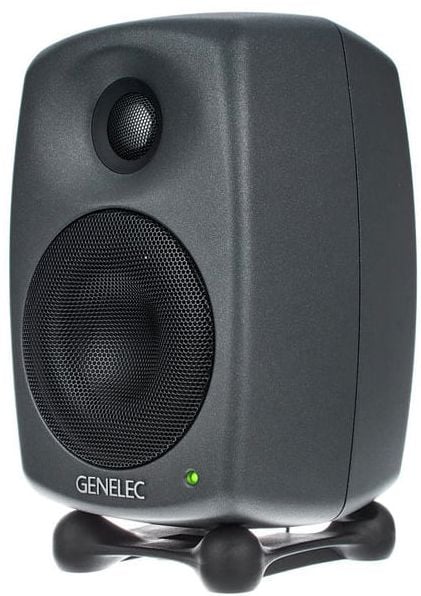 GENELEC 8020D PM Monitor de Estudio Amplificado. Negro 8020D PM