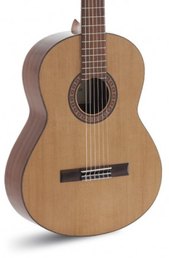 Admira Guitarra Clásica A2 Electrificada con Fishman Serie Artesanía ADM02EF