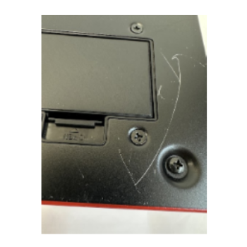 Boss rc500 pedal loop station ( defecto estetico ) arañazos en la parte trasera